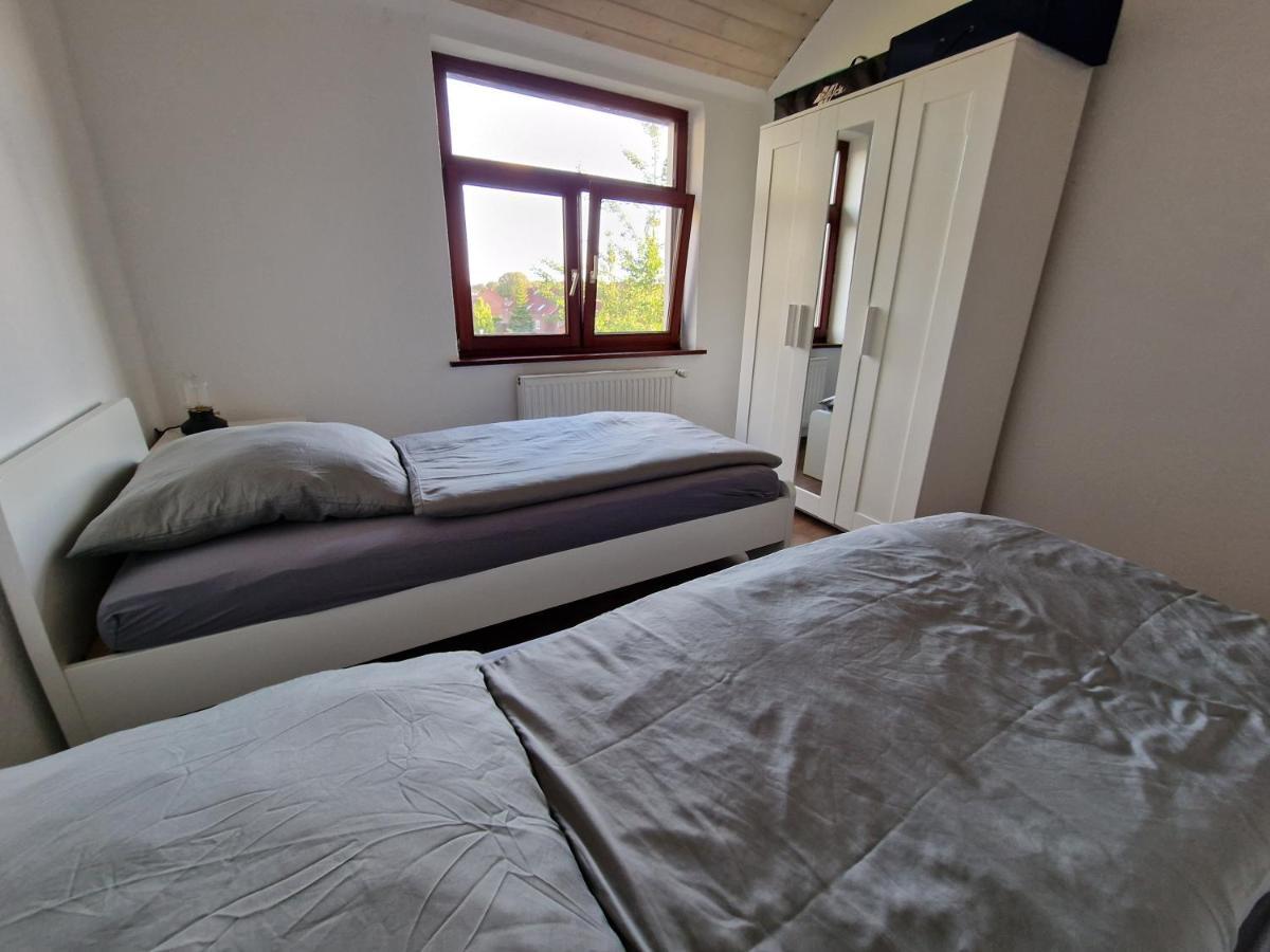 98Qm Wohnung Im Villenviertel - Voll Ausgestattet Mit Balkon Und Kamin - Wlan Gratis Wilhelmshaven Exterior photo