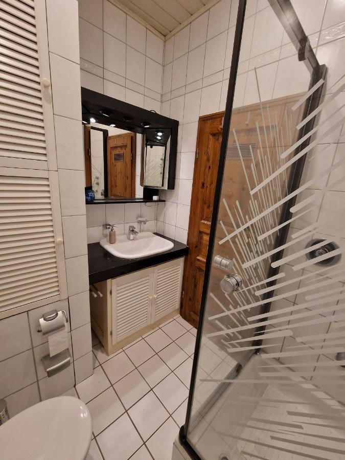 98Qm Wohnung Im Villenviertel - Voll Ausgestattet Mit Balkon Und Kamin - Wlan Gratis Wilhelmshaven Exterior photo