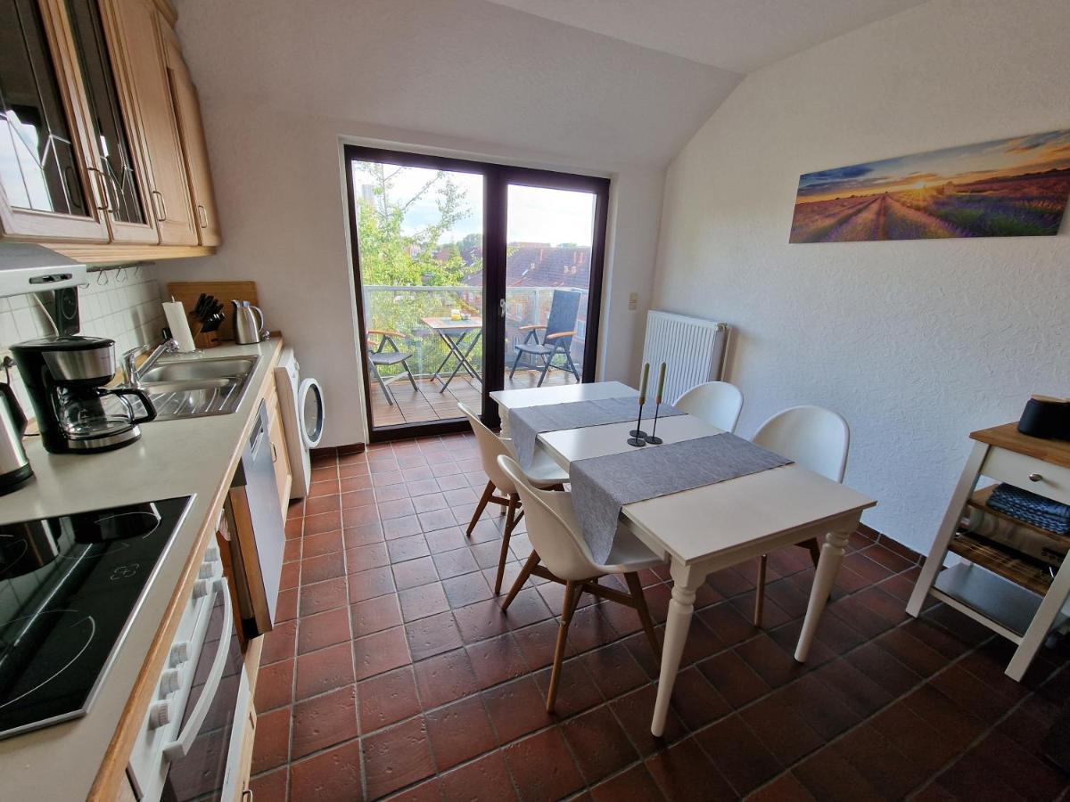 98Qm Wohnung Im Villenviertel - Voll Ausgestattet Mit Balkon Und Kamin - Wlan Gratis Wilhelmshaven Exterior photo