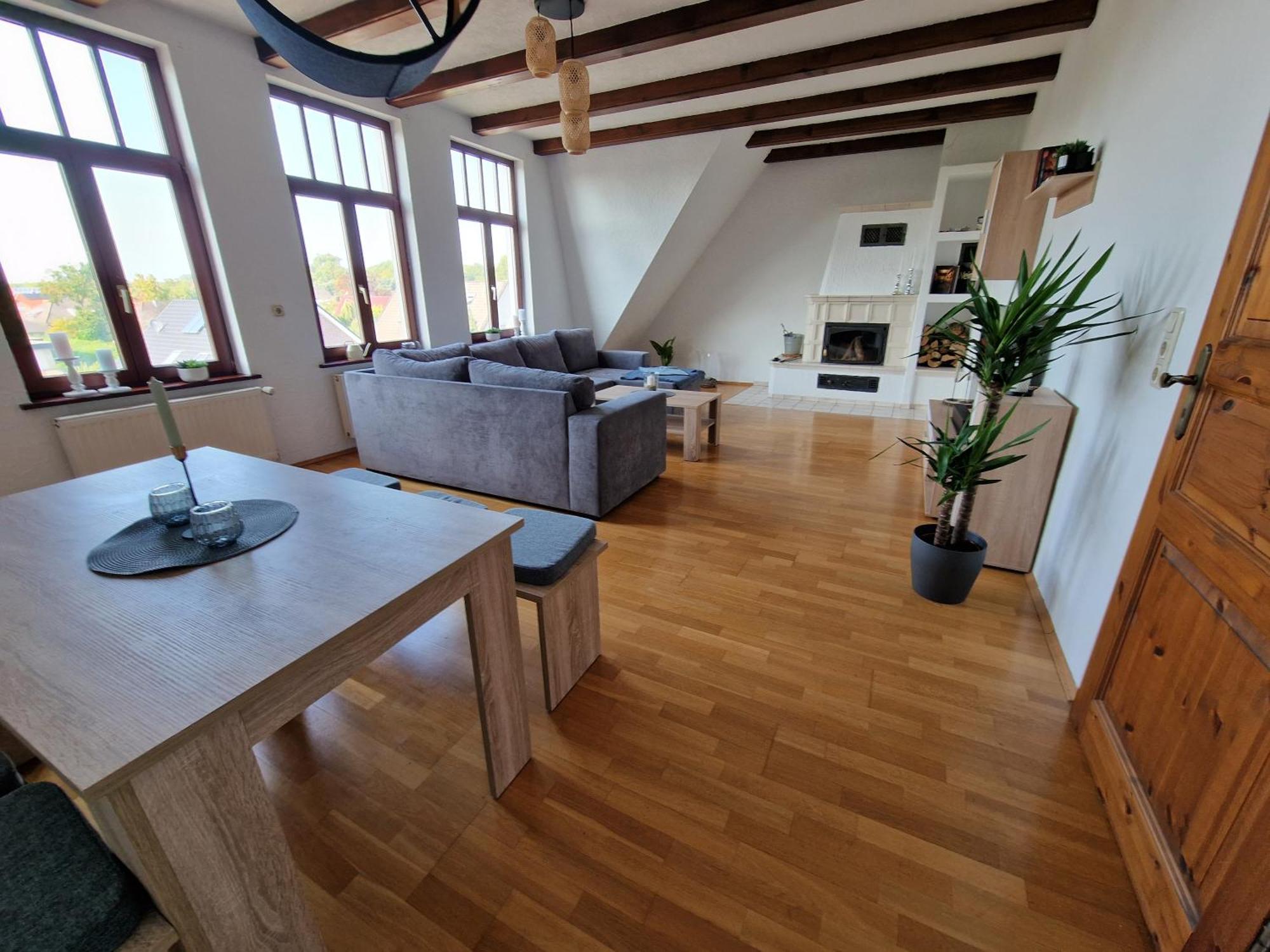 98Qm Wohnung Im Villenviertel - Voll Ausgestattet Mit Balkon Und Kamin - Wlan Gratis Wilhelmshaven Exterior photo